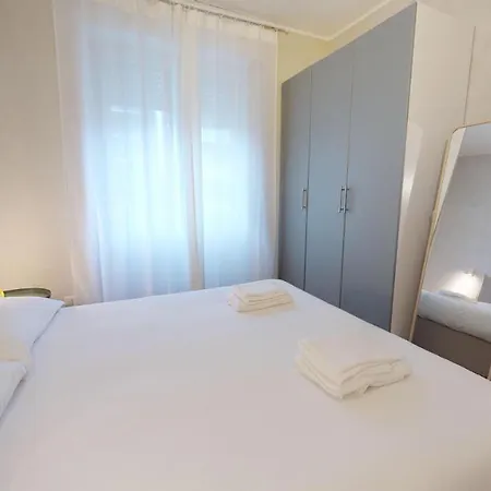 Apartment Altido Spacious Central Flat *